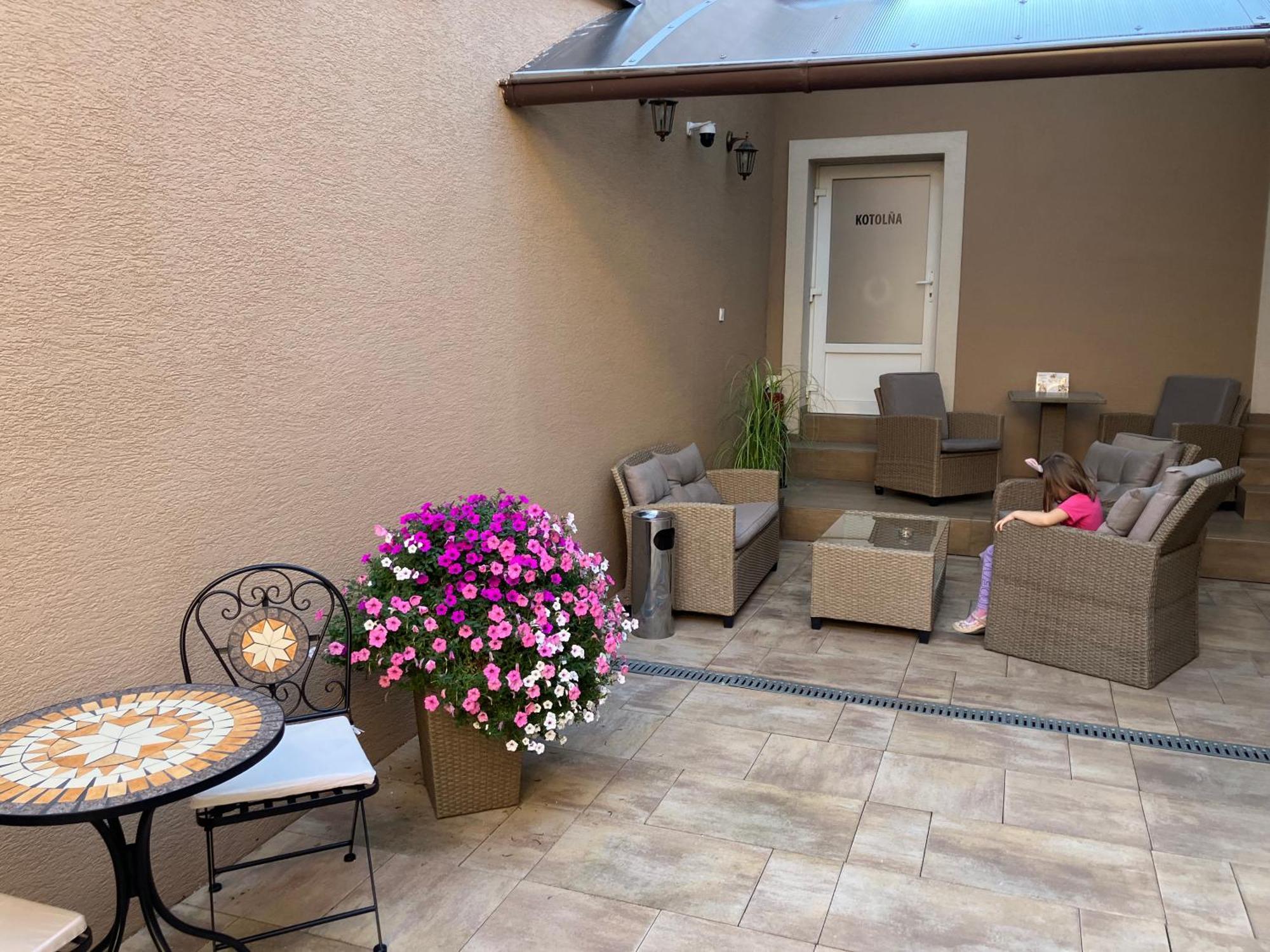 Corner House Daire Lučenec Dış mekan fotoğraf