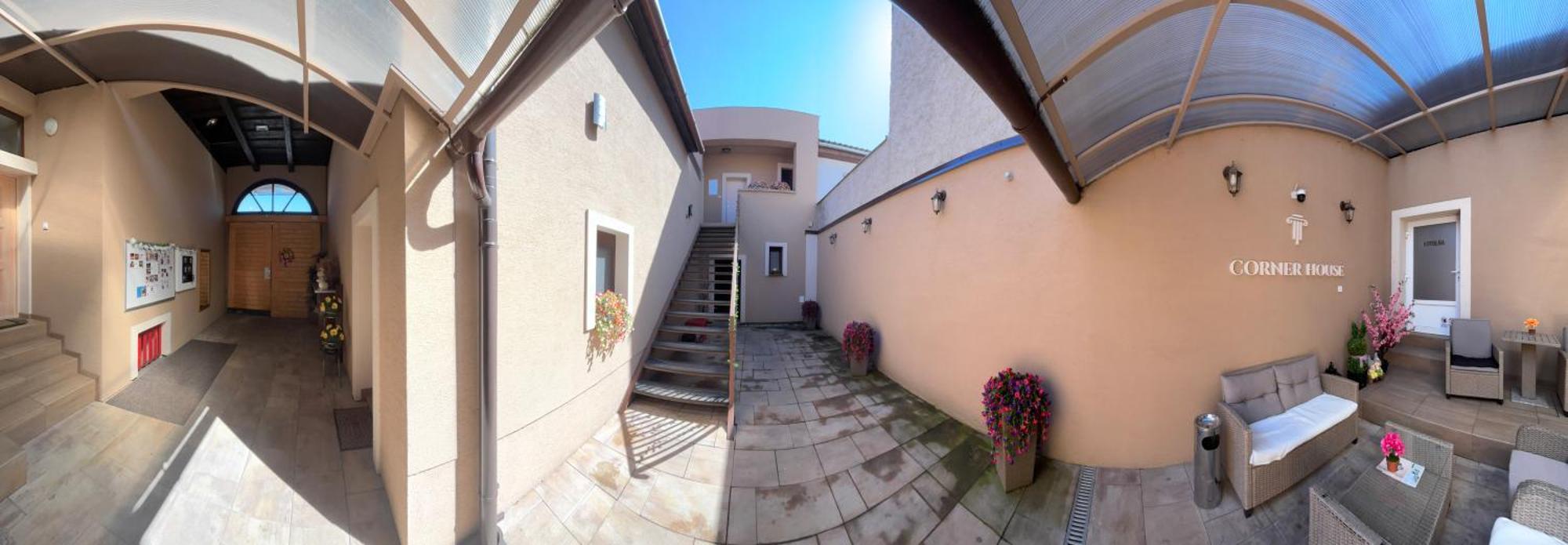 Corner House Daire Lučenec Dış mekan fotoğraf